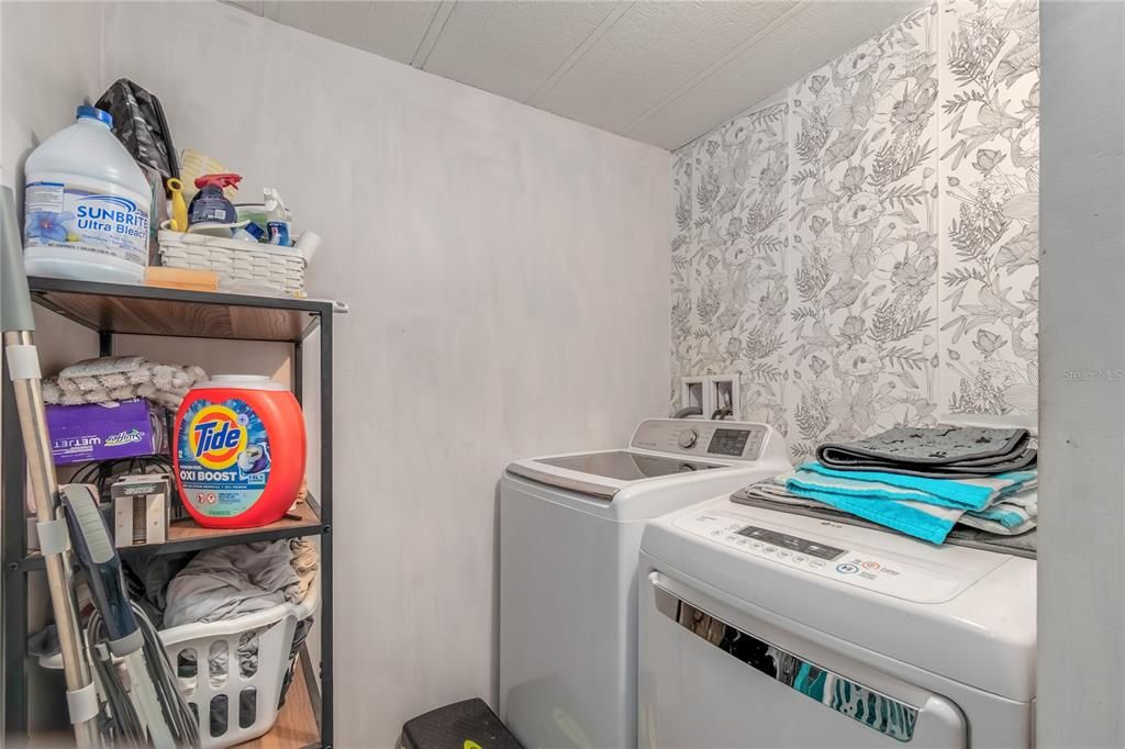 For Sale: $194,000 (4 beds, 2 baths, 1610 Square Feet)