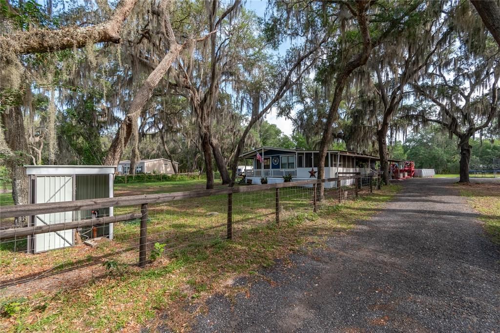 For Sale: $194,000 (4 beds, 2 baths, 1610 Square Feet)