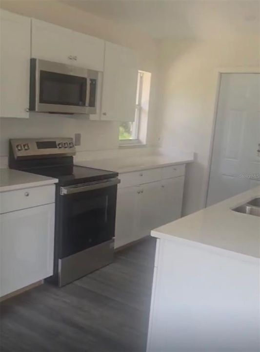 For Sale: $282,000 (3 beds, 2 baths, 1229 Square Feet)