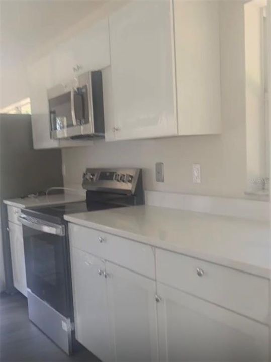 For Sale: $282,000 (3 beds, 2 baths, 1229 Square Feet)