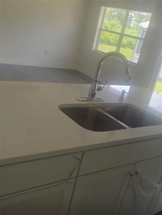 For Sale: $282,000 (3 beds, 2 baths, 1229 Square Feet)