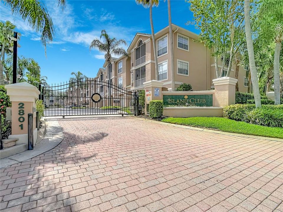 На продажу: $354,999 (2 спален, 2 ванн, 1176 Квадратных фут)