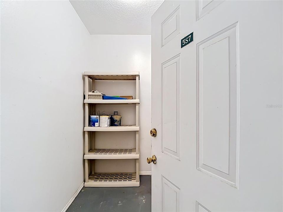 На продажу: $354,999 (2 спален, 2 ванн, 1176 Квадратных фут)