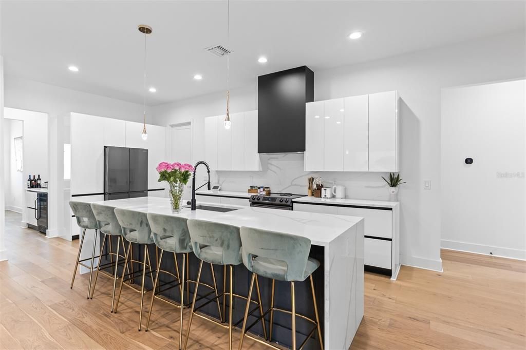For Sale: $1,100,000 (4 beds, 3 baths, 2576 Square Feet)