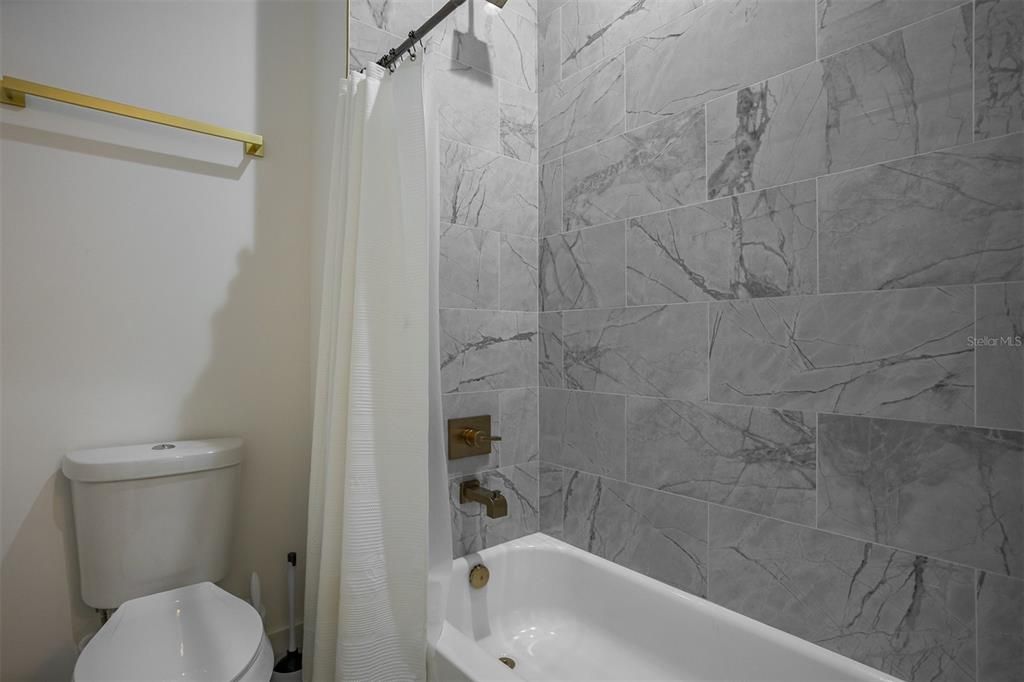 For Sale: $1,100,000 (4 beds, 3 baths, 2576 Square Feet)