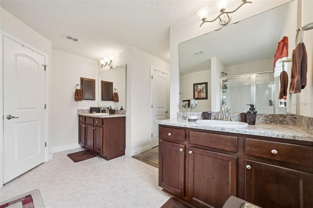 For Sale: $381,900 (4 beds, 2 baths, 2330 Square Feet)