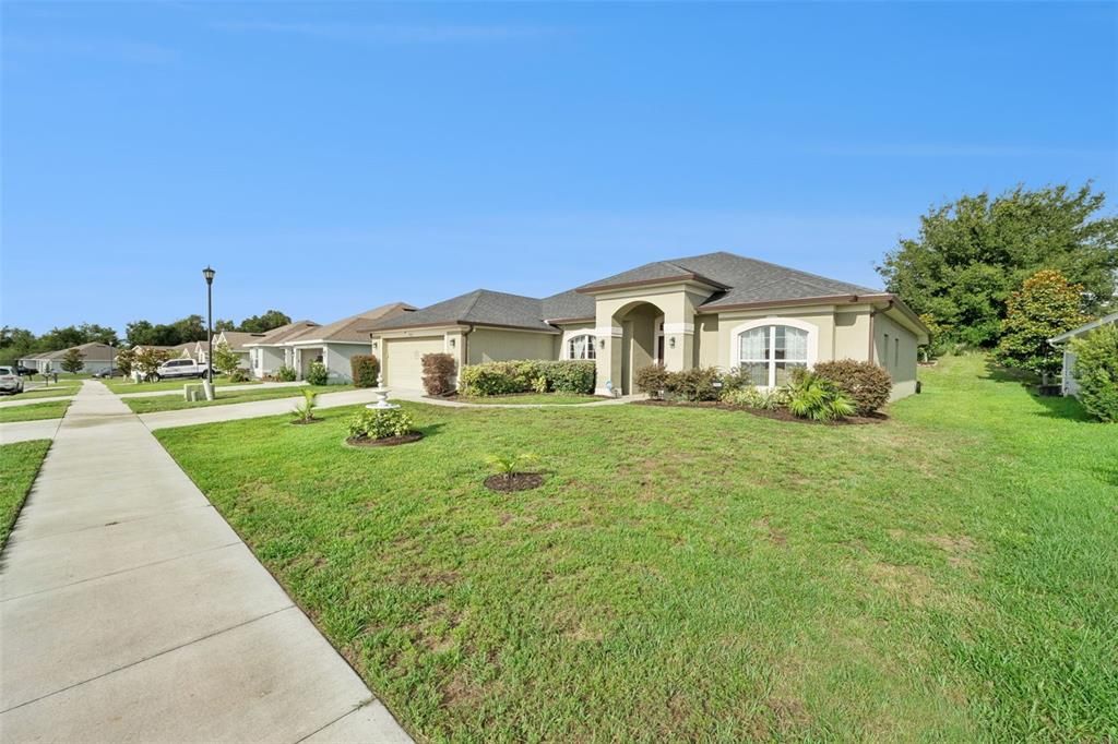 For Sale: $381,900 (4 beds, 2 baths, 2330 Square Feet)