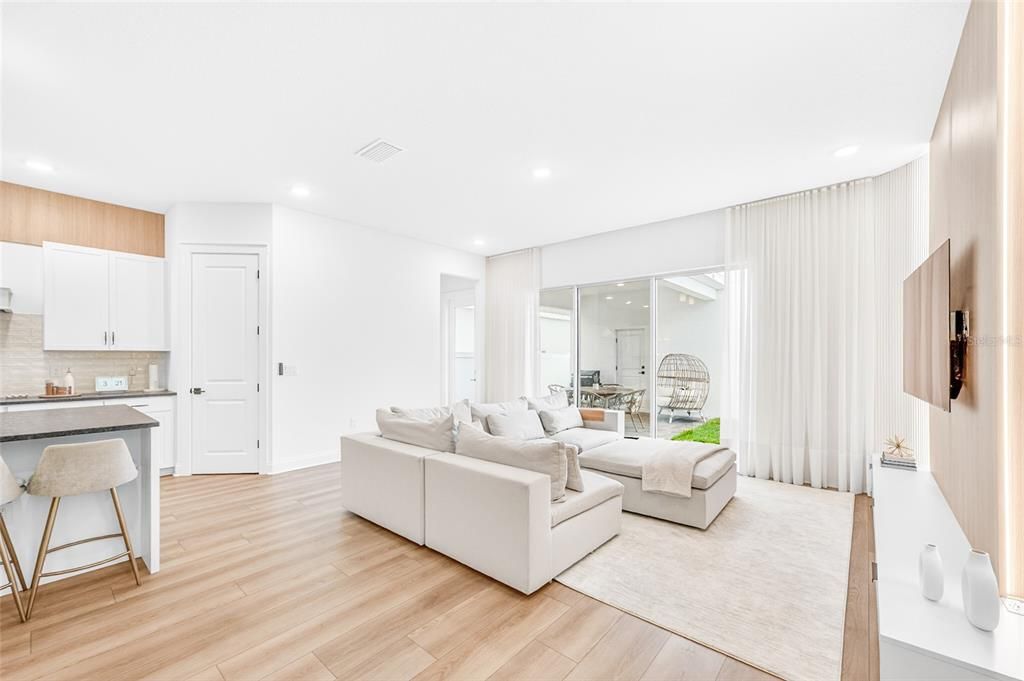 For Sale: $730,000 (5 beds, 4 baths, 2896 Square Feet)