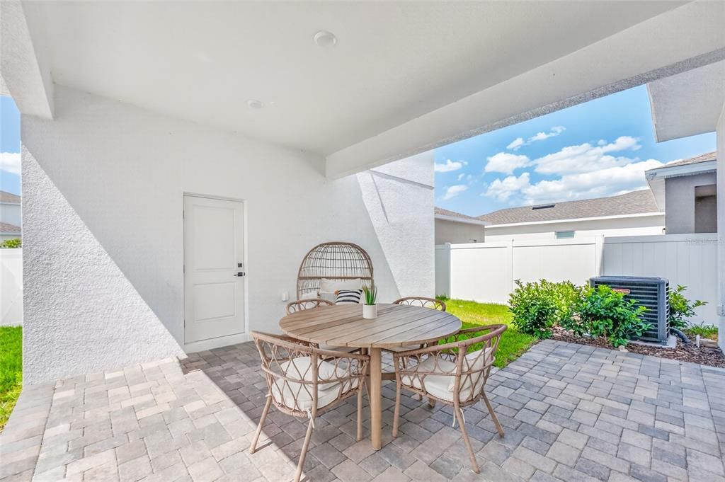For Sale: $730,000 (5 beds, 4 baths, 2896 Square Feet)