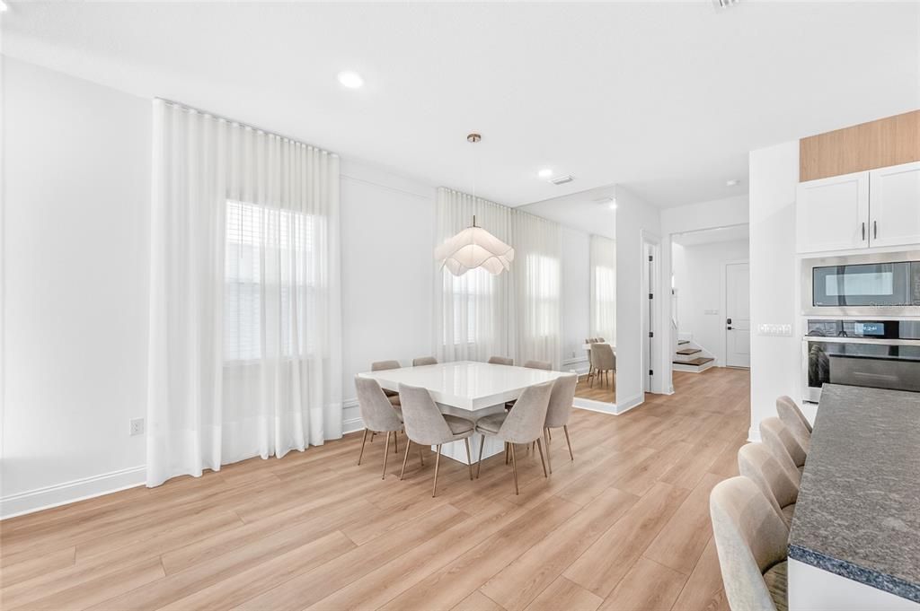 For Sale: $730,000 (5 beds, 4 baths, 2896 Square Feet)