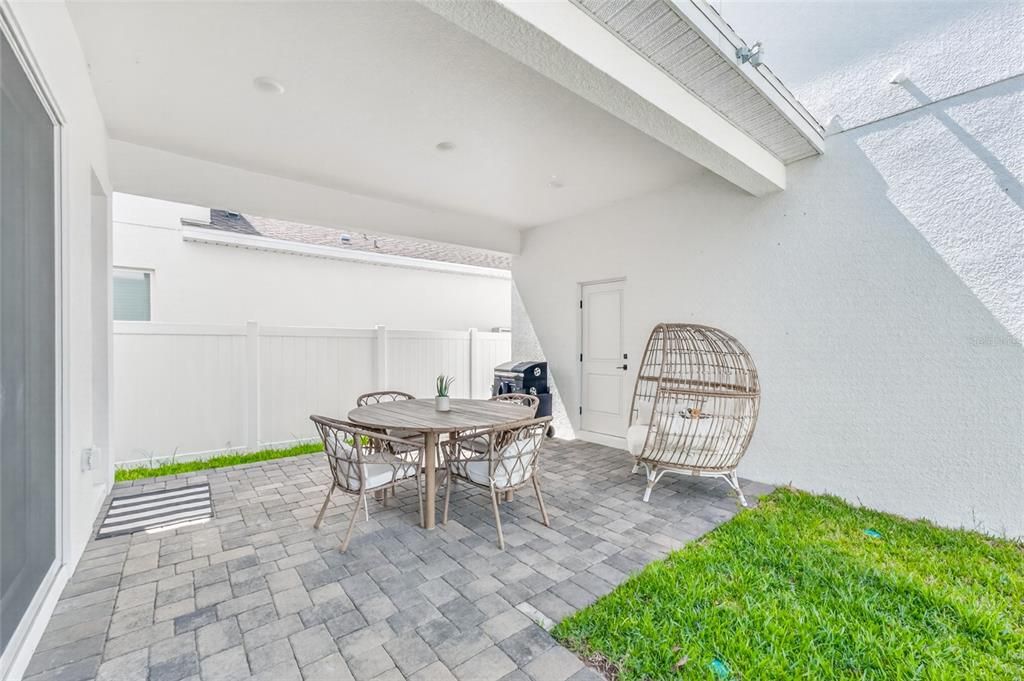 For Sale: $730,000 (5 beds, 4 baths, 2896 Square Feet)