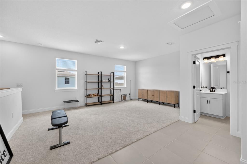 For Sale: $730,000 (5 beds, 4 baths, 2896 Square Feet)