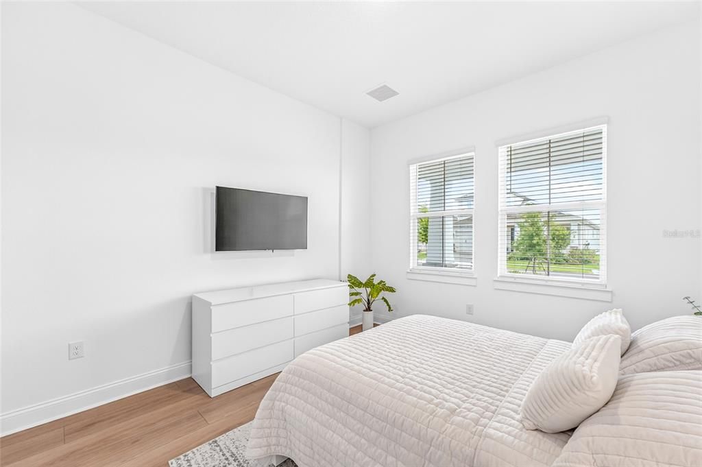 For Sale: $730,000 (5 beds, 4 baths, 2896 Square Feet)