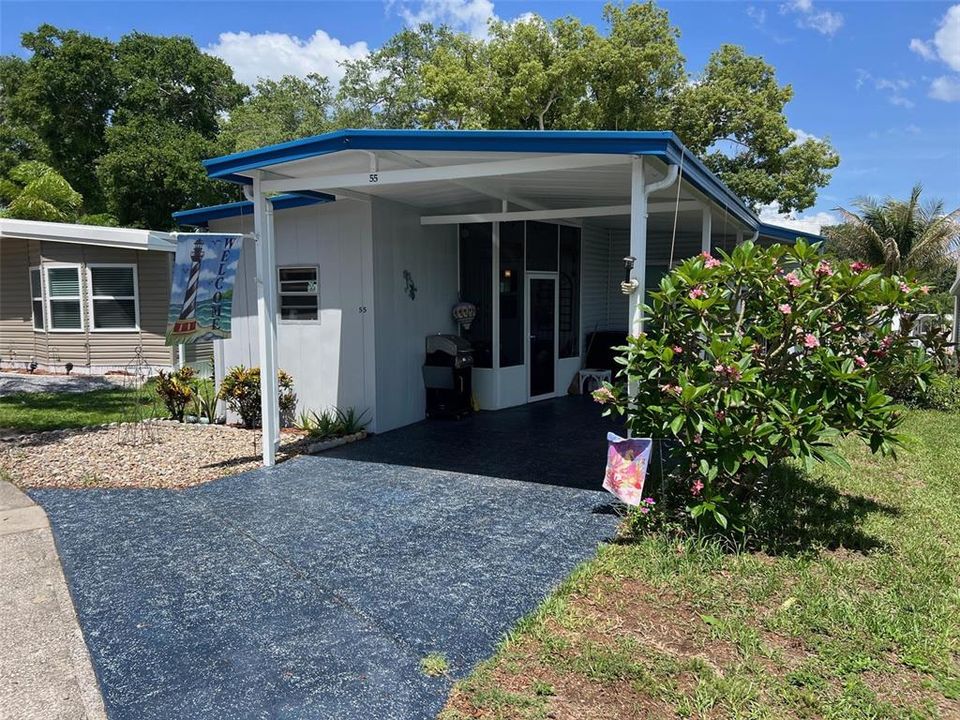 For Sale: $98,500 (2 beds, 2 baths, 984 Square Feet)