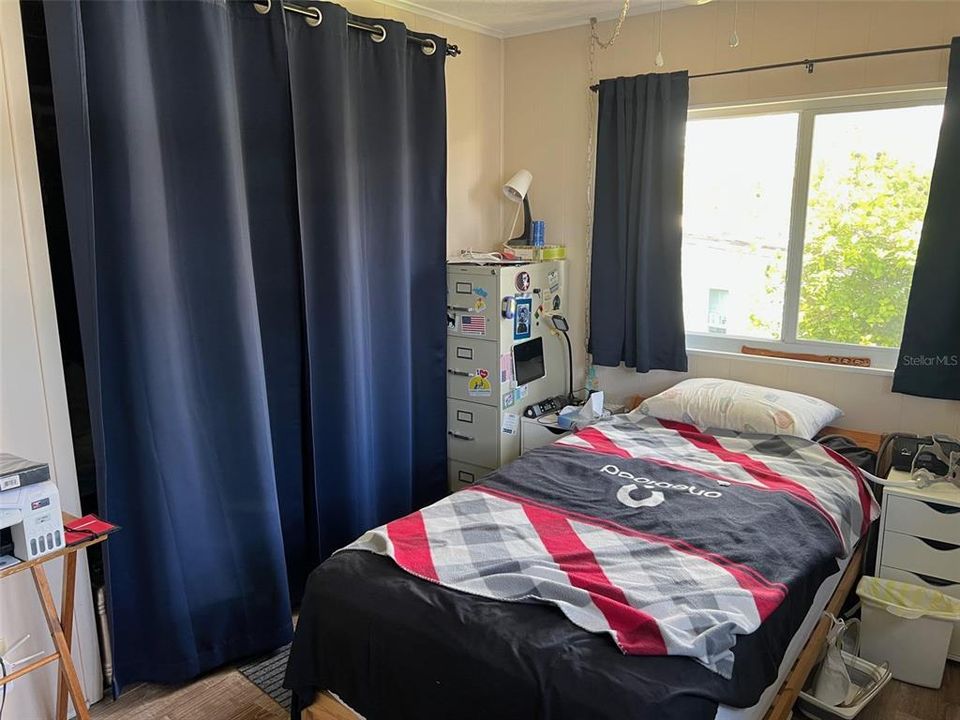 For Sale: $98,500 (2 beds, 2 baths, 984 Square Feet)