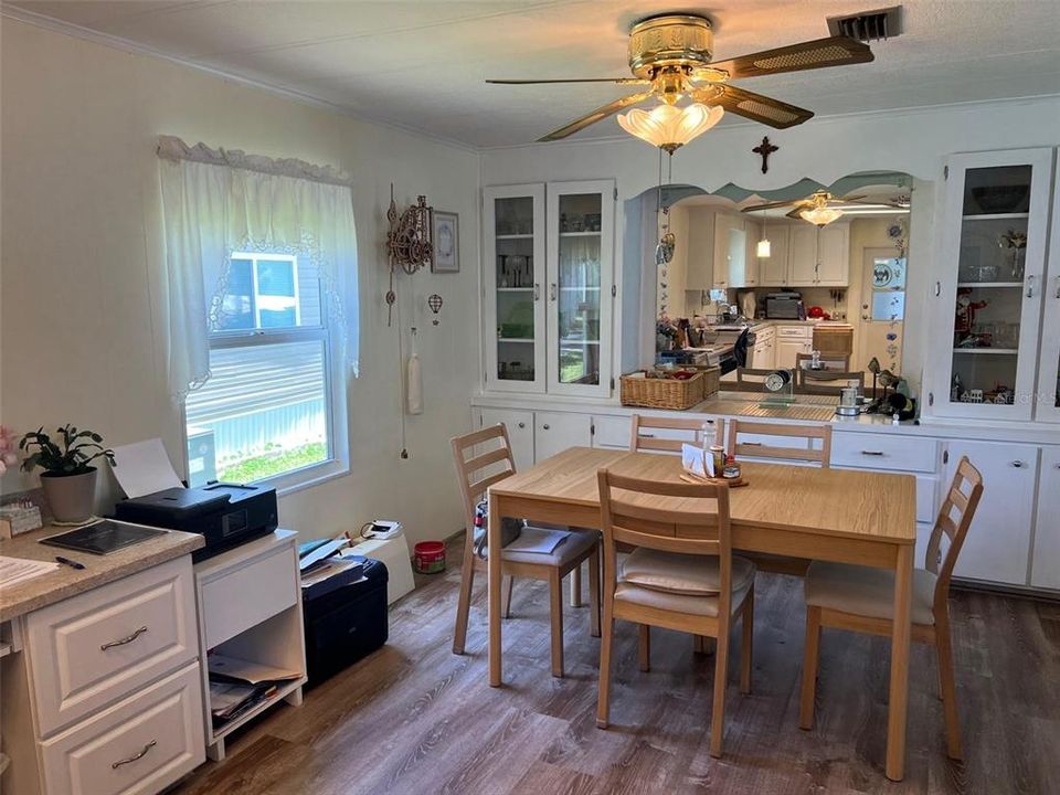 For Sale: $98,500 (2 beds, 2 baths, 984 Square Feet)