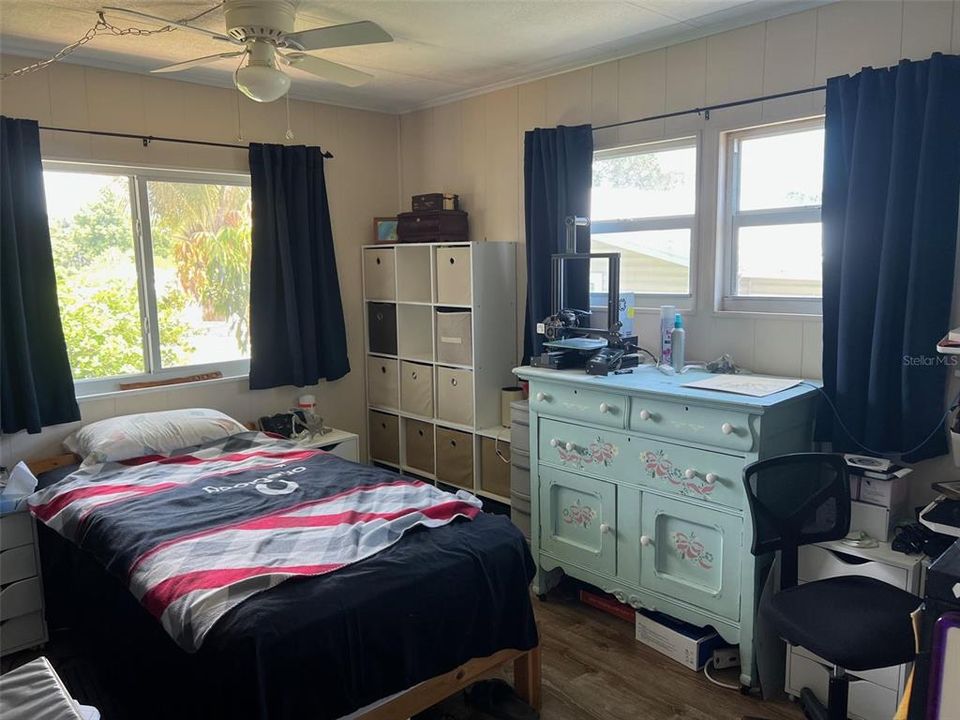 For Sale: $98,500 (2 beds, 2 baths, 984 Square Feet)