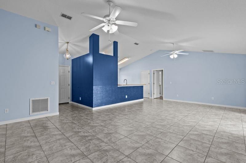 For Sale: $349,500 (4 beds, 2 baths, 1629 Square Feet)