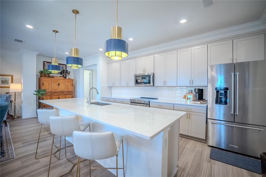 For Sale: $634,436 (2 beds, 2 baths, 2304 Square Feet)