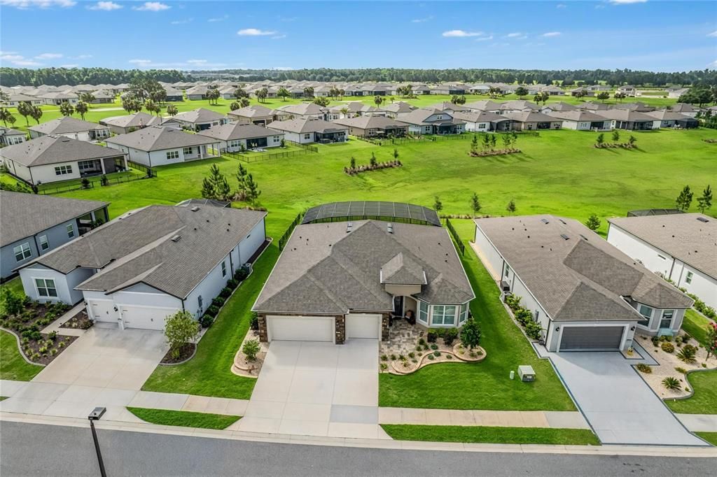For Sale: $634,436 (2 beds, 2 baths, 2304 Square Feet)