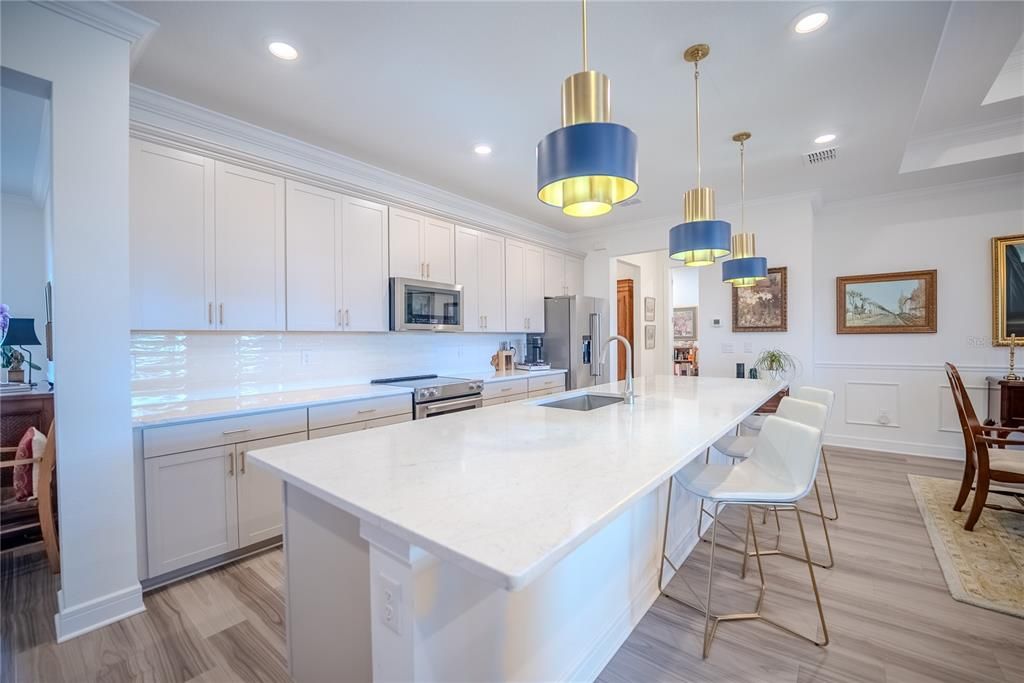 For Sale: $634,436 (2 beds, 2 baths, 2304 Square Feet)