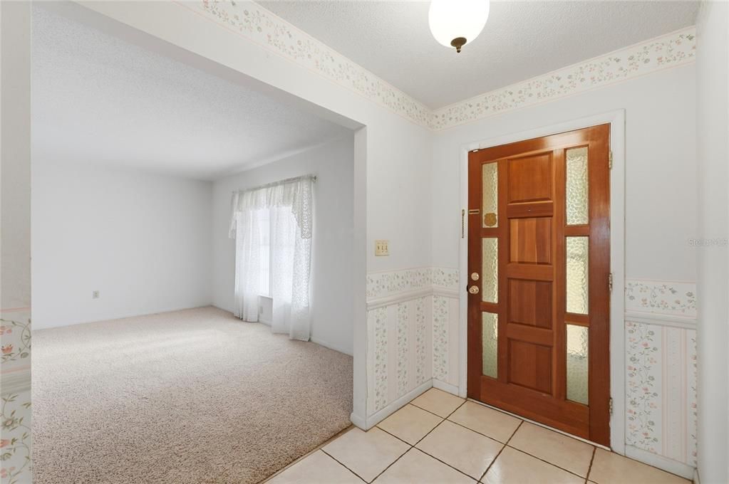 Под контрактом: $365,000 (3 спален, 2 ванн, 1803 Квадратных фут)
