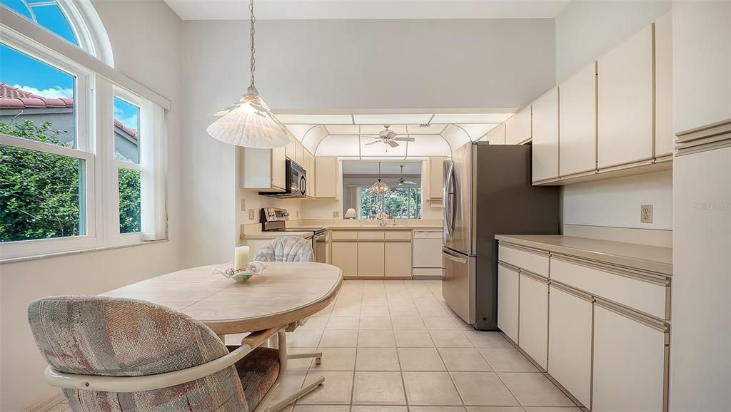 For Sale: $349,000 (2 beds, 2 baths, 1513 Square Feet)