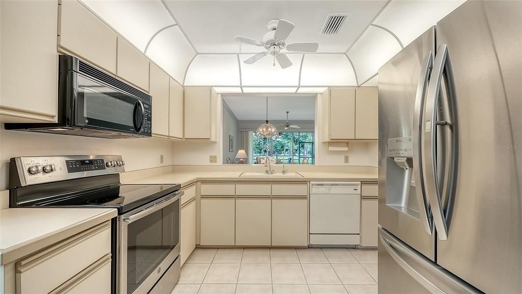 For Sale: $349,000 (2 beds, 2 baths, 1513 Square Feet)