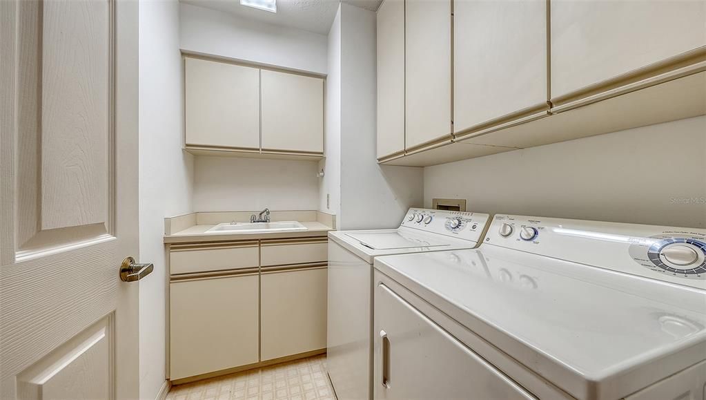 For Sale: $349,000 (2 beds, 2 baths, 1513 Square Feet)