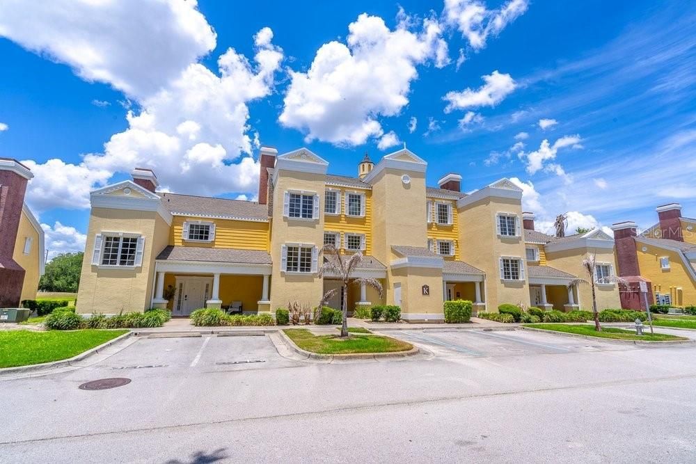 For Sale: $179,000 (1 beds, 1 baths, 823 Square Feet)