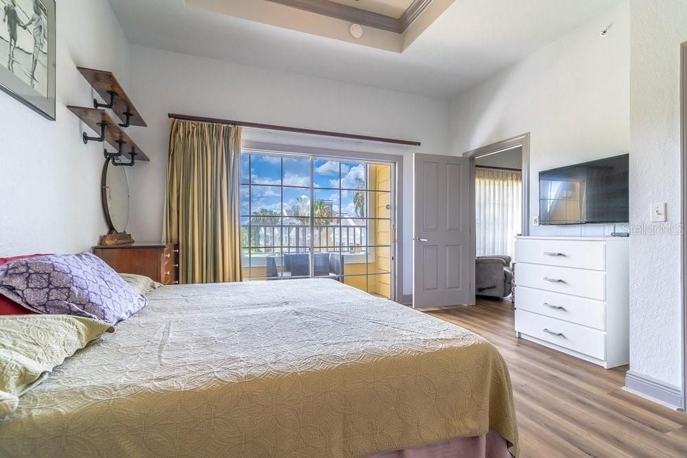 For Sale: $179,000 (1 beds, 1 baths, 823 Square Feet)