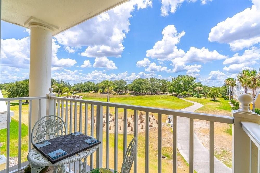 For Sale: $179,000 (1 beds, 1 baths, 823 Square Feet)