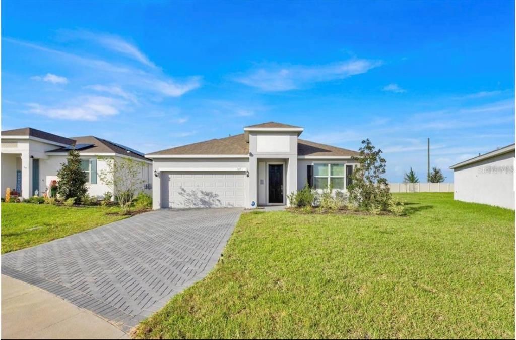 For Sale: $319,900 (3 beds, 2 baths, 1671 Square Feet)