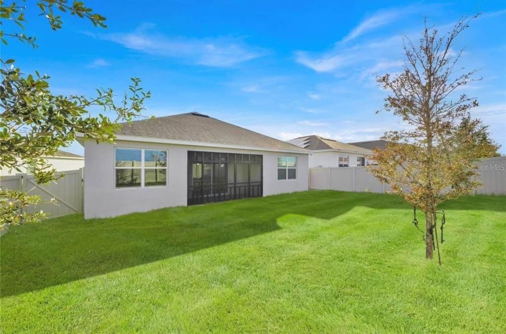 For Sale: $319,900 (3 beds, 2 baths, 1671 Square Feet)