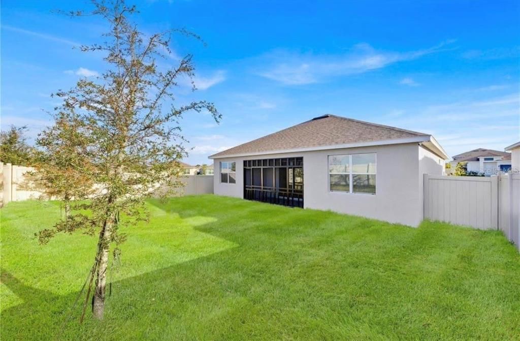 For Sale: $319,900 (3 beds, 2 baths, 1671 Square Feet)