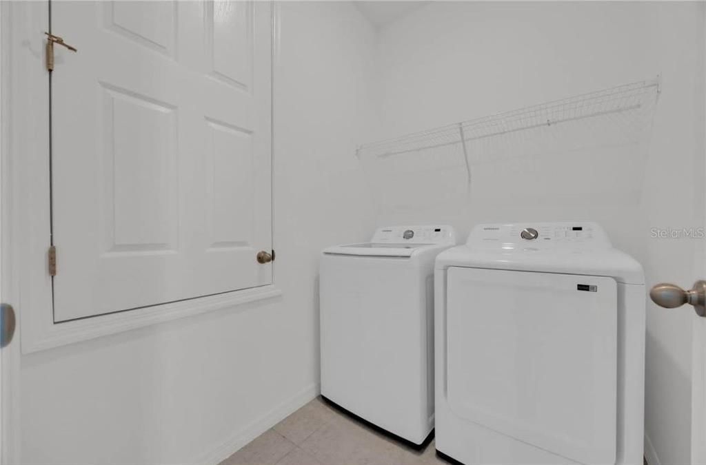 For Sale: $319,900 (3 beds, 2 baths, 1671 Square Feet)