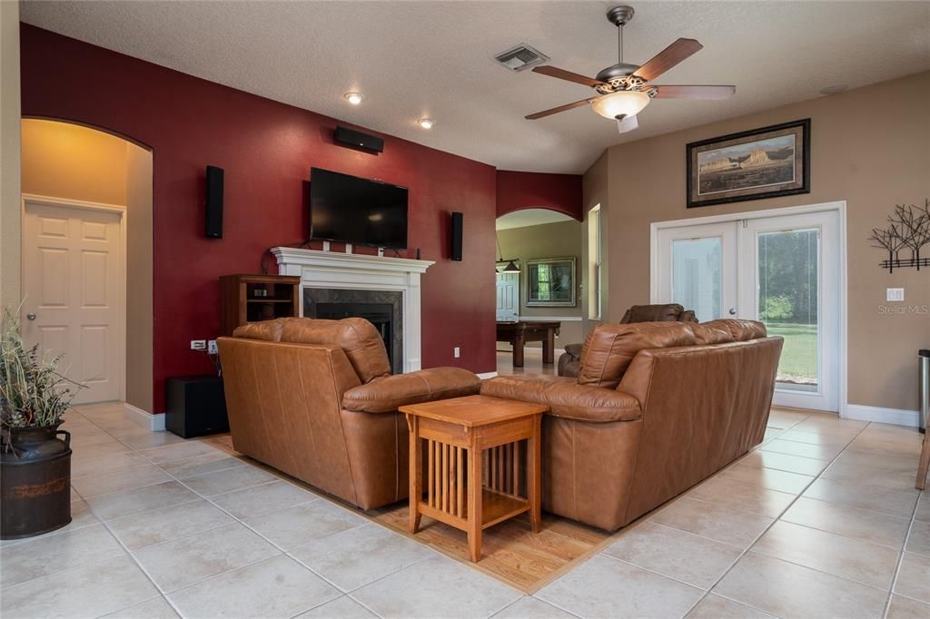For Sale: $649,900 (3 beds, 2 baths, 2318 Square Feet)