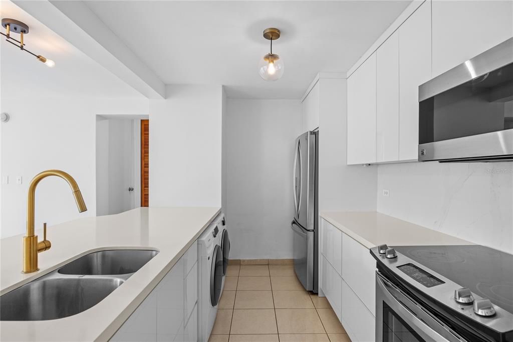 For Sale: $535,000 (2 beds, 2 baths, 1584 Square Feet)