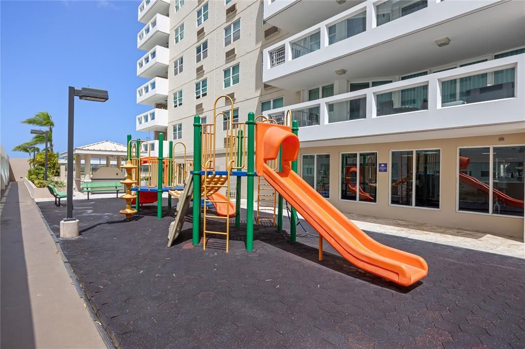 For Sale: $535,000 (2 beds, 2 baths, 1584 Square Feet)