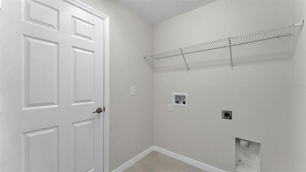 For Sale: $289,900 (3 beds, 2 baths, 1579 Square Feet)