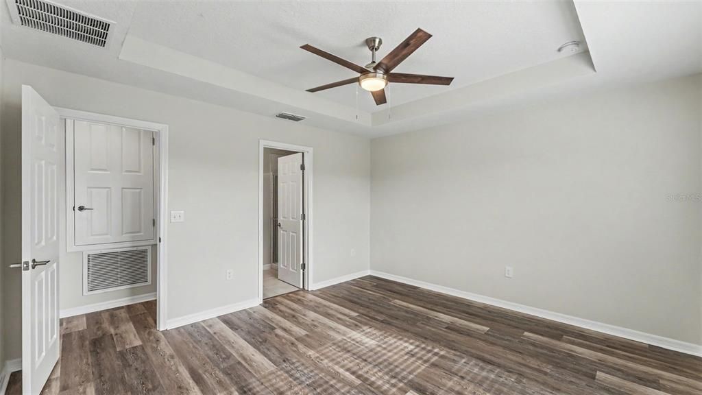For Sale: $289,900 (3 beds, 2 baths, 1579 Square Feet)