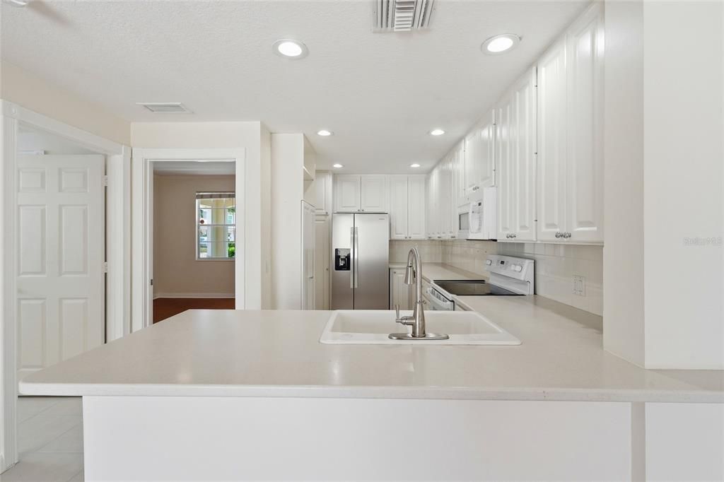 For Sale: $425,000 (3 beds, 3 baths, 1844 Square Feet)