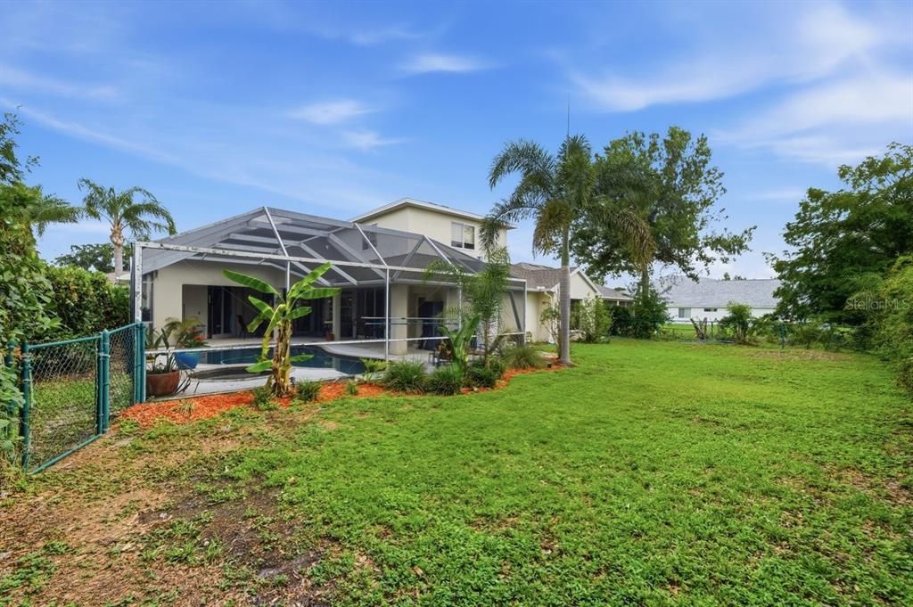 For Sale: $650,000 (5 beds, 3 baths, 3317 Square Feet)