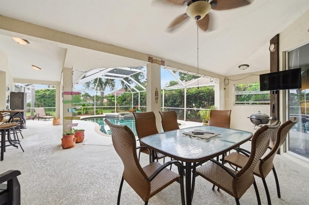 For Sale: $650,000 (5 beds, 3 baths, 3317 Square Feet)