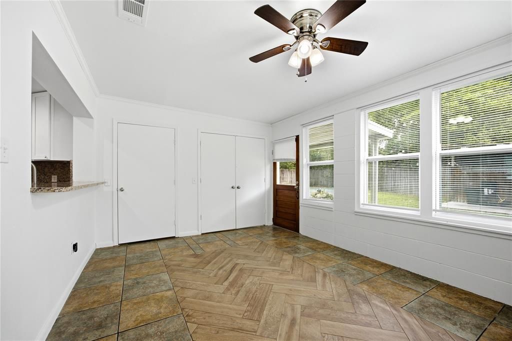 For Sale: $295,000 (4 beds, 2 baths, 1705 Square Feet)