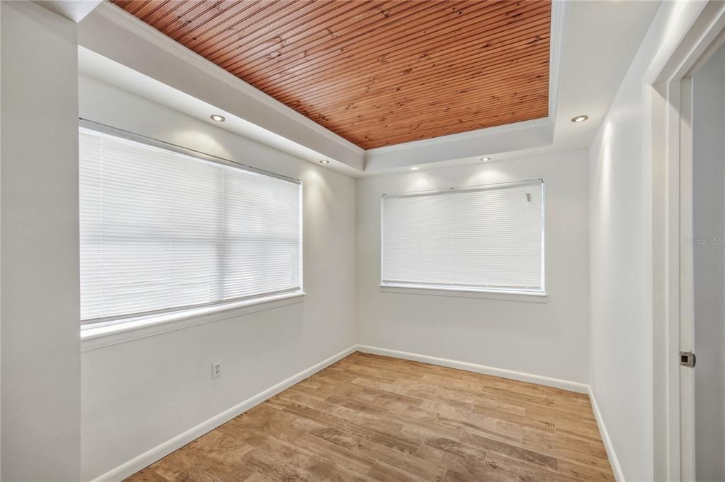 For Sale: $295,000 (4 beds, 2 baths, 1705 Square Feet)