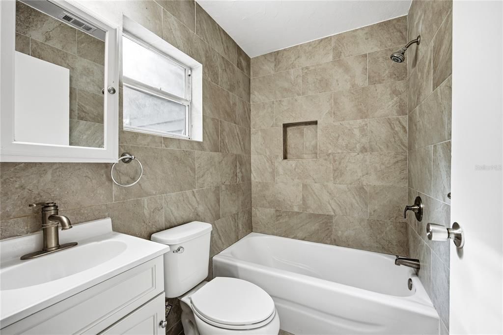 For Sale: $295,000 (4 beds, 2 baths, 1705 Square Feet)