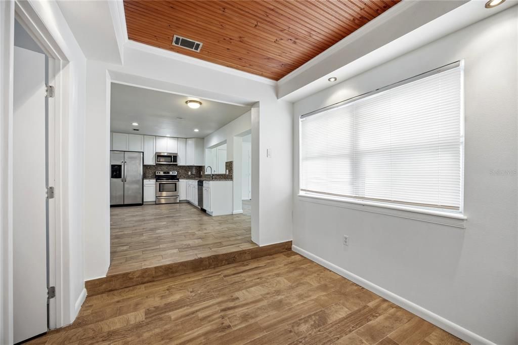 For Sale: $295,000 (4 beds, 2 baths, 1705 Square Feet)