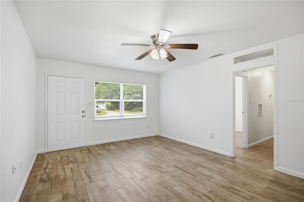 For Sale: $295,000 (4 beds, 2 baths, 1705 Square Feet)