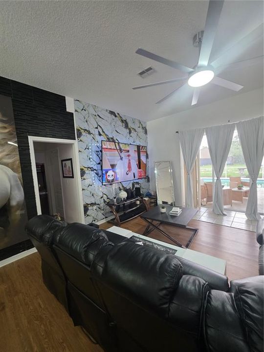 На продажу: $489,900 (3 спален, 2 ванн, 1603 Квадратных фут)